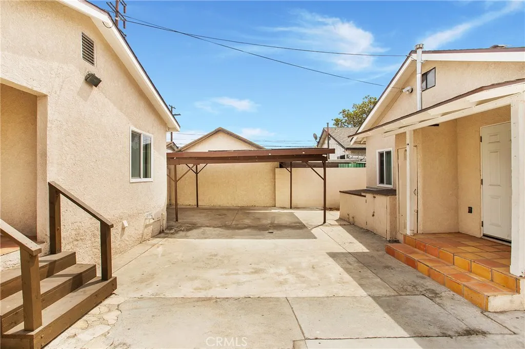 1435 E Colon St, Wilmington, California 90744 home-pic-10